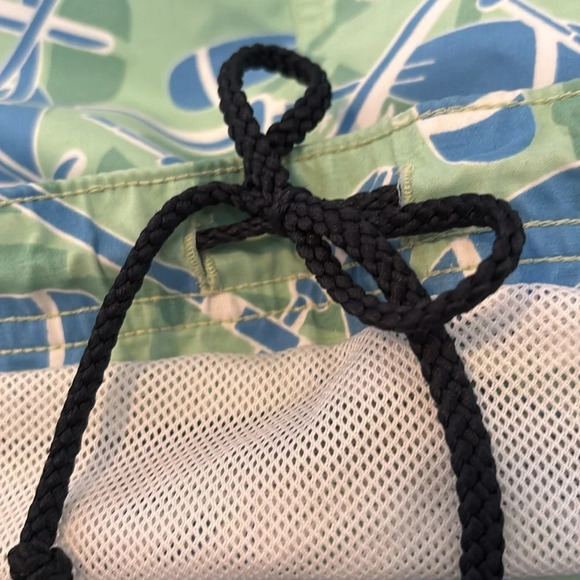 Vineyard Vines men’s green and blue lined swim trunks shorts size 2XL - Picture 9 of 10